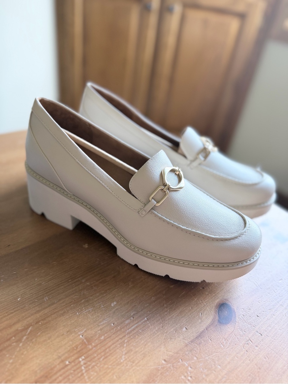 NEW Naturalizer Cream Platform Loafers with Gold Horsebit